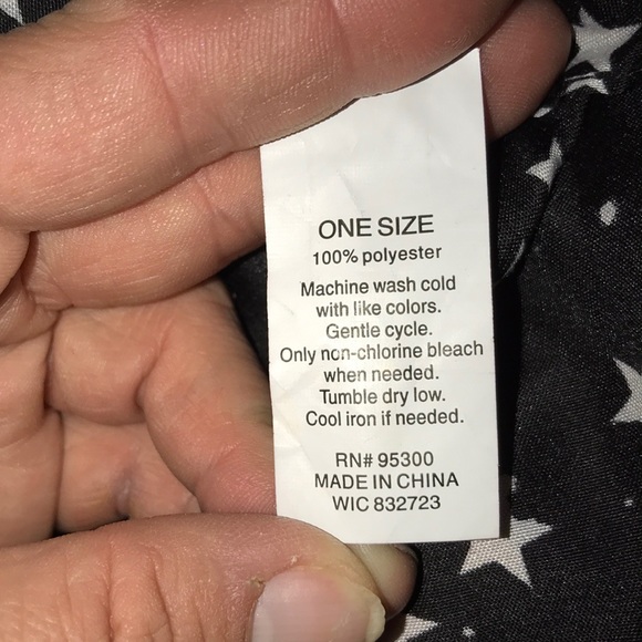 ⭐️Star⭐️Print⭐️Bandanna ⭐️ - Picture 6 of 6